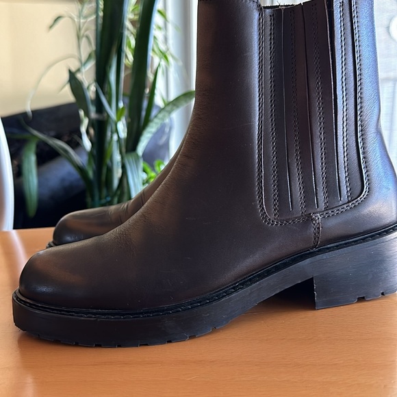Women’s leather Chelsea boots - Picture 2 of 11